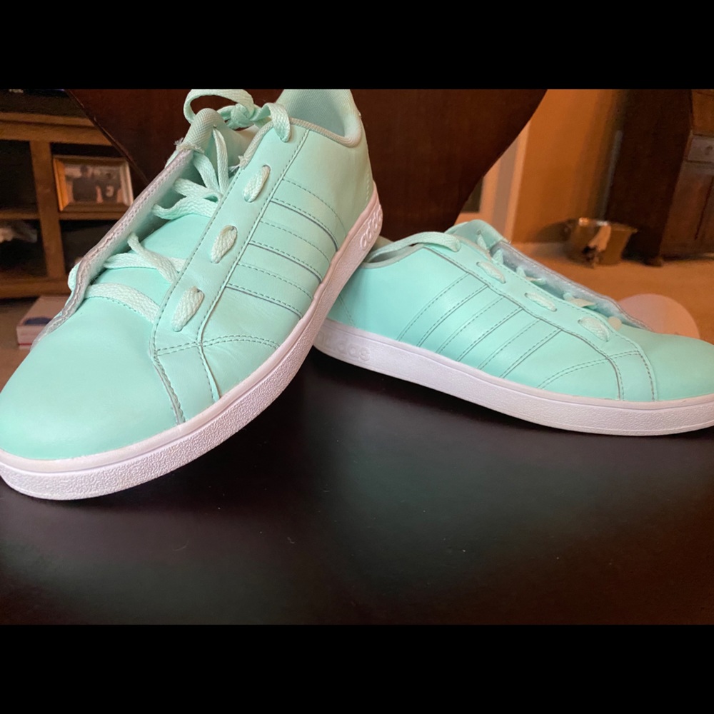 Adidas neo - neon teal leather - size 8.5